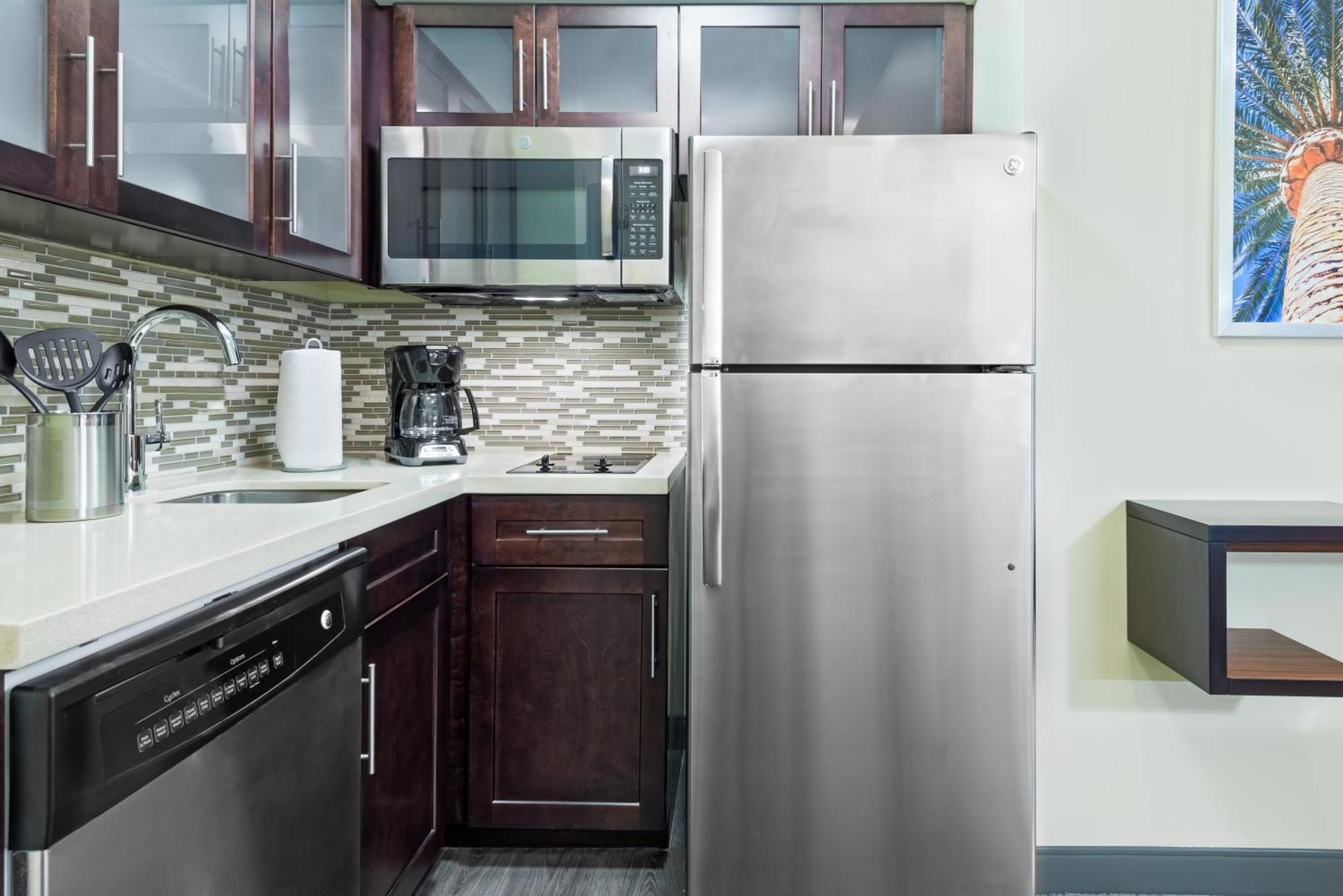 Queen Studio Suite,1698284440:JPEG